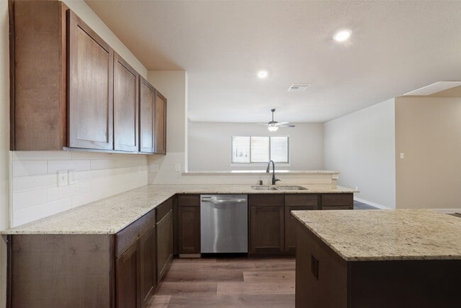 Building Photo - 9709 Grosbeak Ln