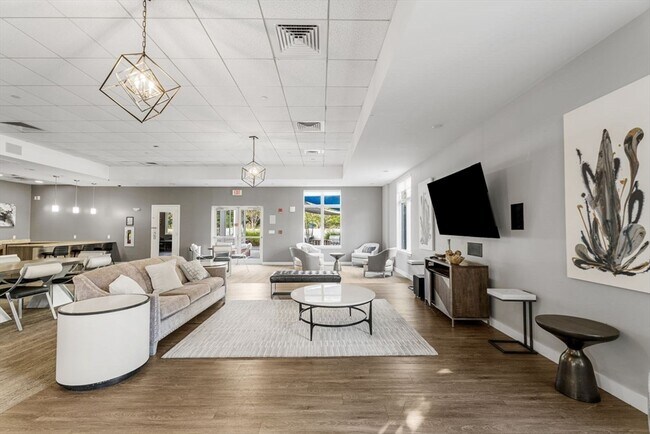 Building Photo - 1 Cityview Ln