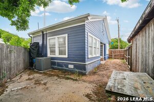 Building Photo - 821 E Quincy St