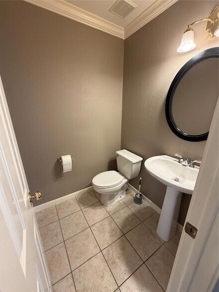 Building Photo - 8413 Sea Ash Cir