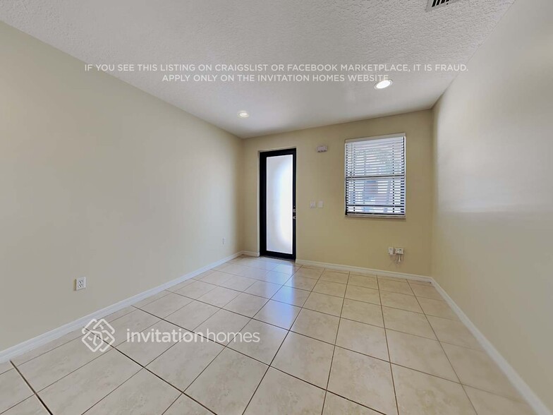 Building Photo - 518 NE 35th Ave