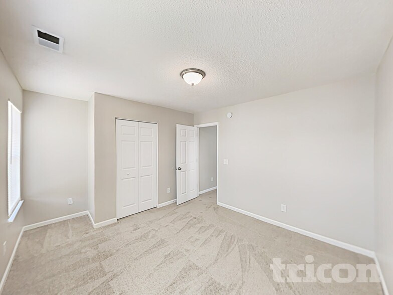 Building Photo - 1952 Lake Carolina Dr