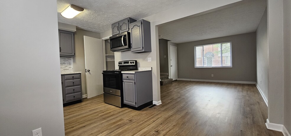 Building Photo - Maples Townhomes