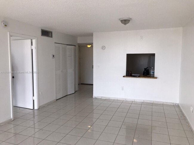 Primary Photo - 16751 NE 9th Ave