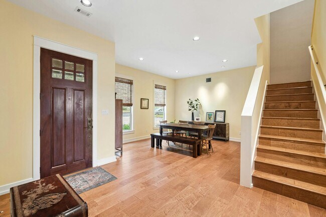 Building Photo - Beautiful 4-Bed Home in Highland Park West...