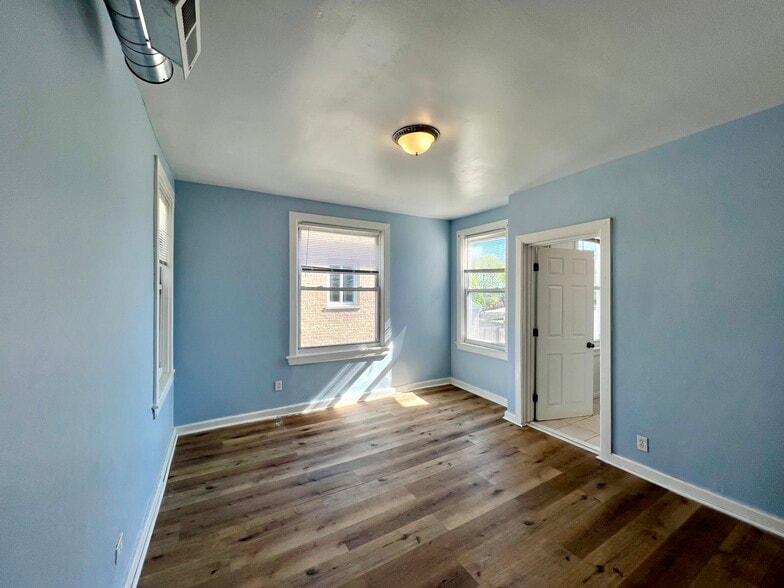2nd floor living room - 1633 McDaniel Ave