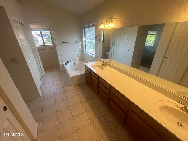 Building Photo - 15845 N 50th St