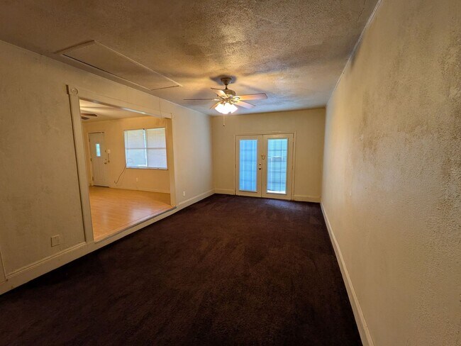 Building Photo - 5030 Stardust Dr