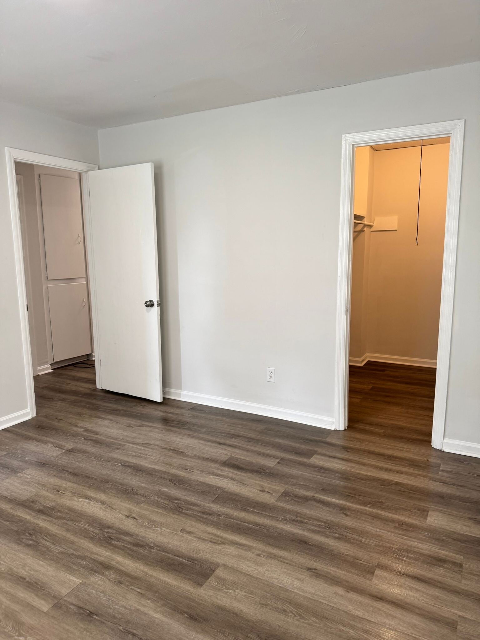MB walk in closet - 416 West Lakeside avenue