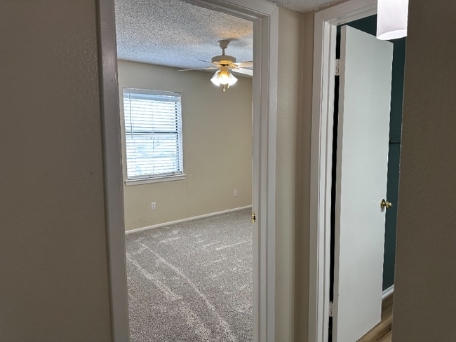 Building Photo - 1214 Baylor Ave