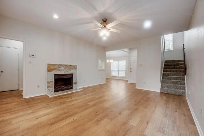 Building Photo - 500 Norwood Pl