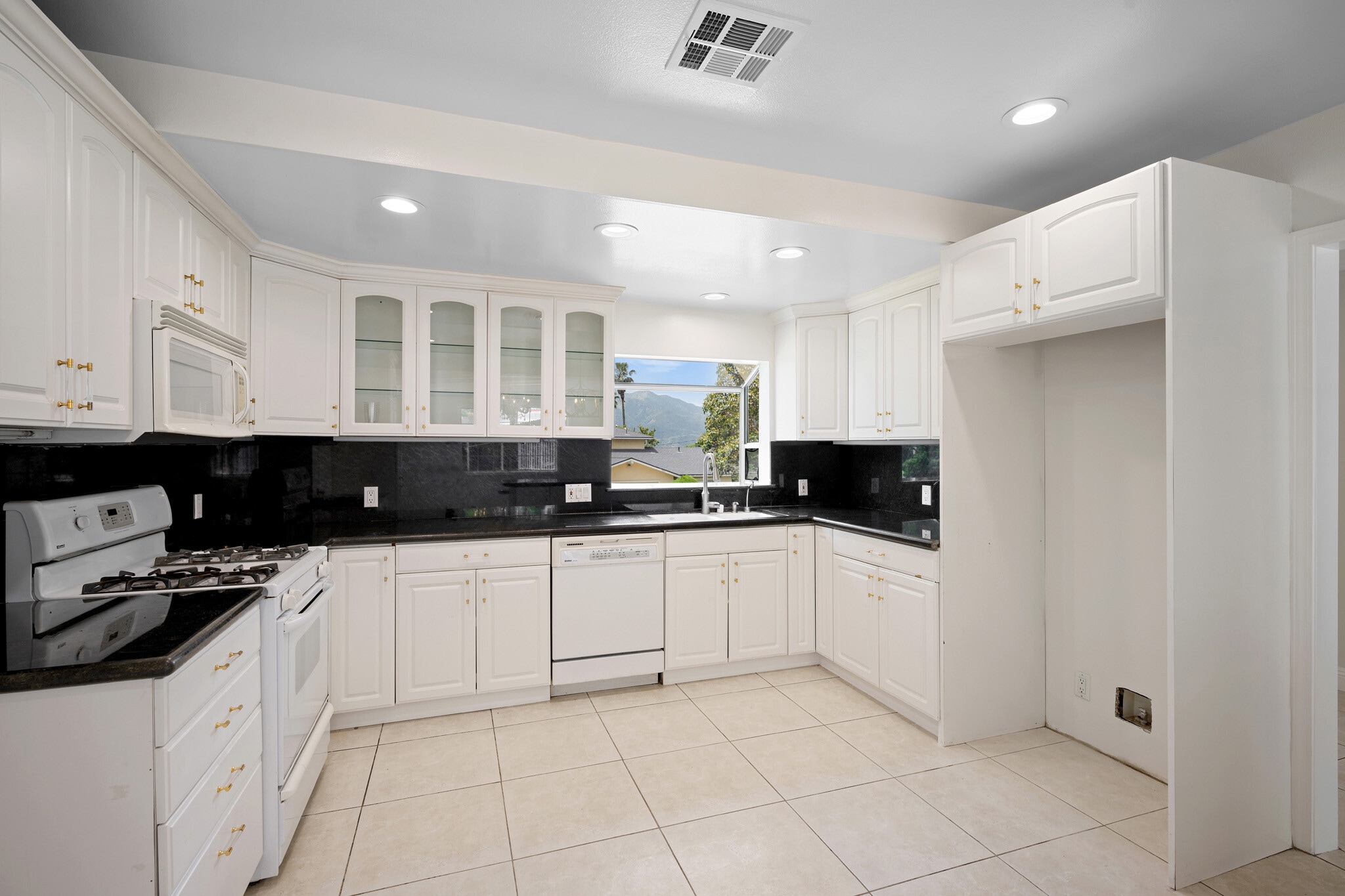 Building Photo - 3805 Los Olivos Ln