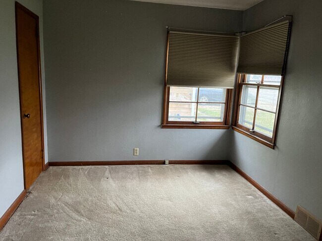 Building Photo - Coming Soon 2 Bedroom Ranch with office
