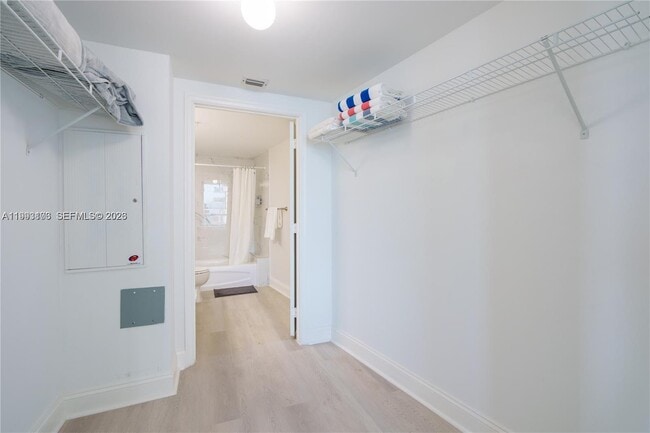 Building Photo - 1750 N Bayshore Dr