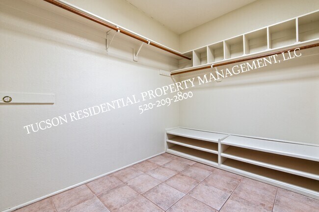 Building Photo - 5084 N Camino Del Lazo