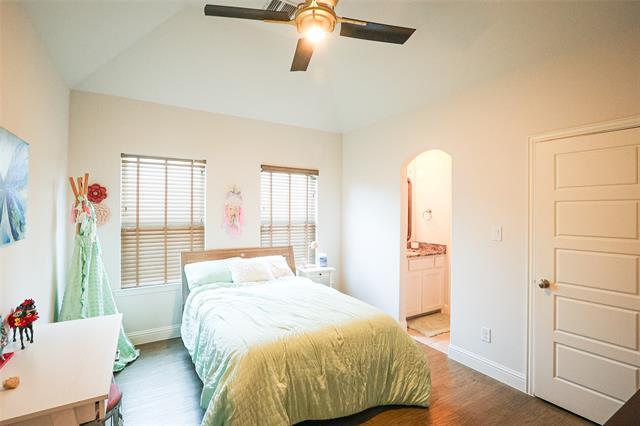 Building Photo - 316 Hollow Way