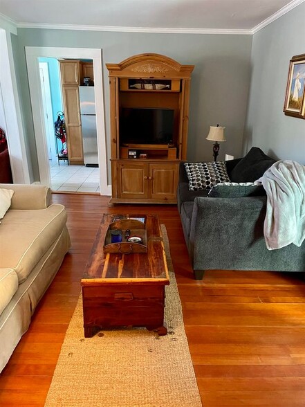 Building Photo - 470 Washington