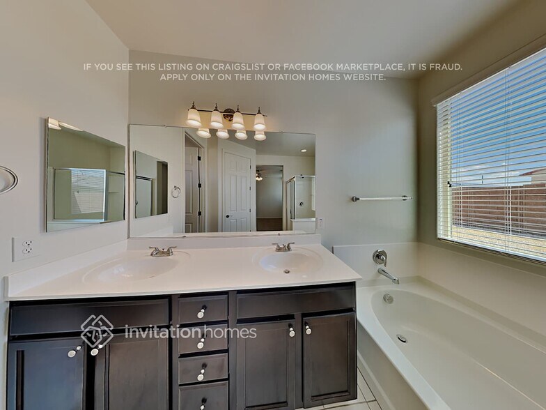 Building Photo - 18203 W Fulton St