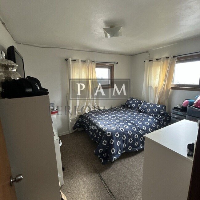 Building Photo - 2155 S 102nd St