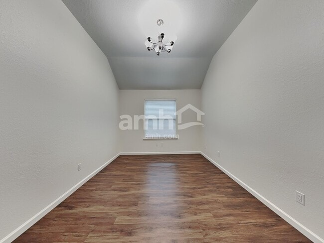 Building Photo - 232 Country Crossing Cir