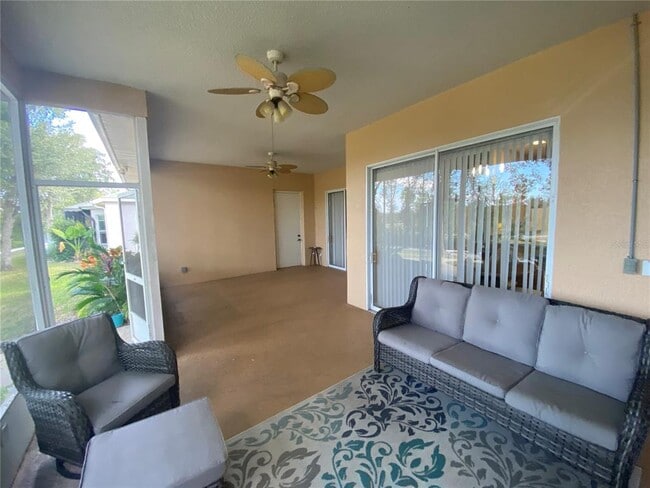 Building Photo - 5141 Aurora Dr