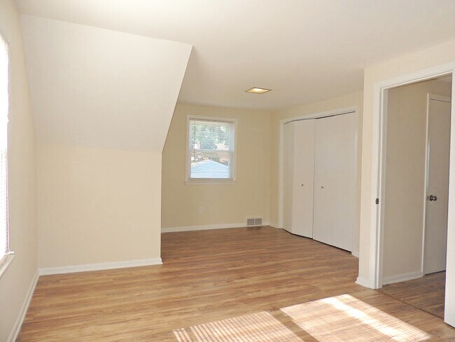 Building Photo - 27080 Zeman Ave