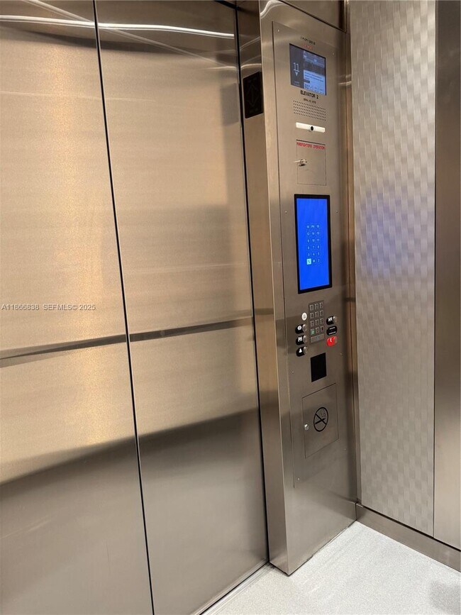 Building Photo - 13499 Biscayne Blvd