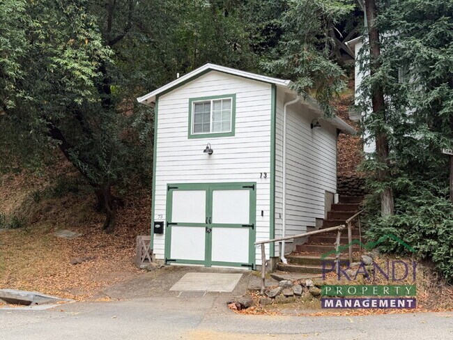 Building Photo - 73 Tamalpais Rd
