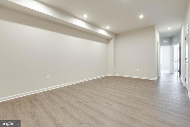 Building Photo - 188 Woodgate Cir