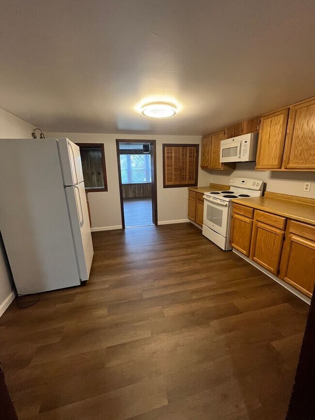 Building Photo - 2 bedroom home available in Cherry Valley