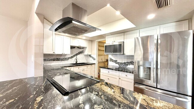 Building Photo - 5601 N 79th St