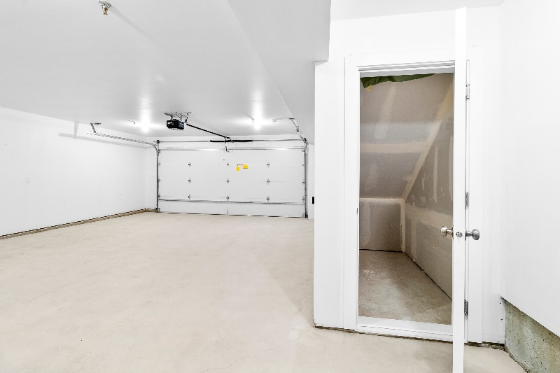 Building Photo - 5728 Sterling Ave