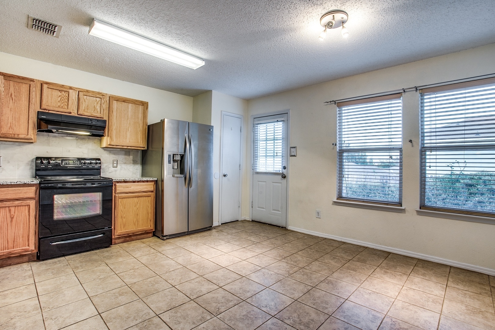 Building Photo - 3820 Bandera Ranch Rd