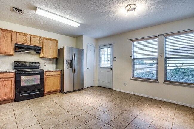 Building Photo - 3820 Bandera Ranch Rd