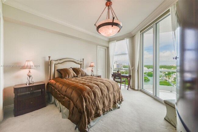 Building Photo - 16051 Collins Ave