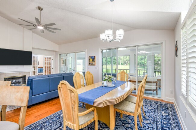 Building Photo - Luxury 3-bedroom - 4 bath with garage