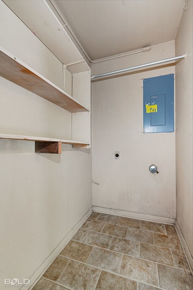 Building Photo - 1219 Olwen Dr