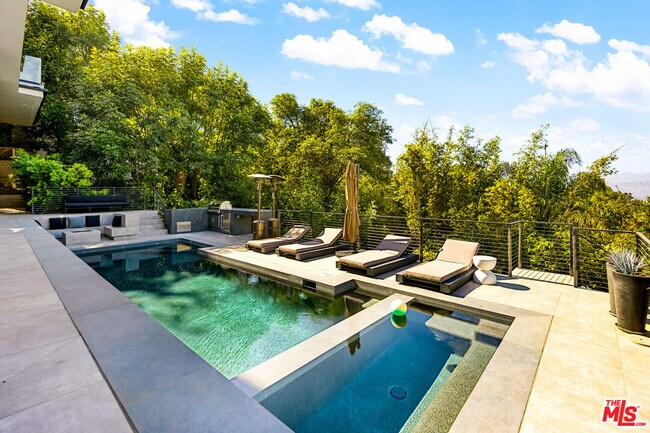 Building Photo - 7317 Caverna Dr