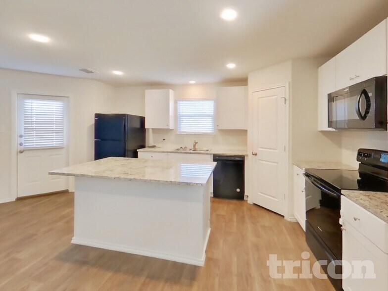 Building Photo - 13215 Winemaker Dr