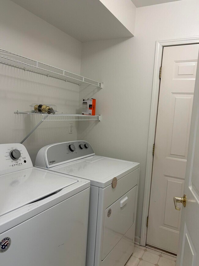 Building Photo - 4171 Inglewood Dr