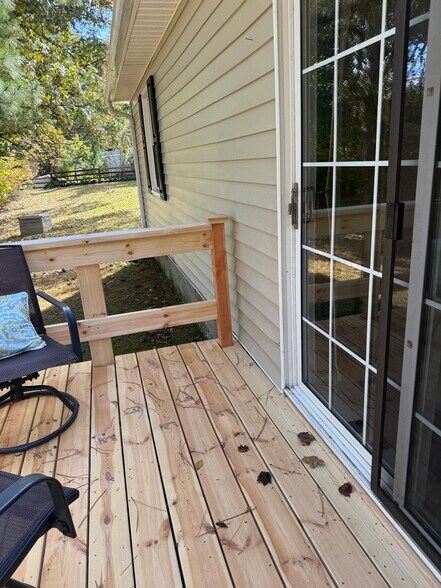 Private slider dood entrance to the large one bedroom fully furnished apartment - 718 Dogwood Hill Ln