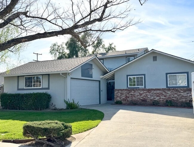 Building Photo - 5059 Bel Estos Dr