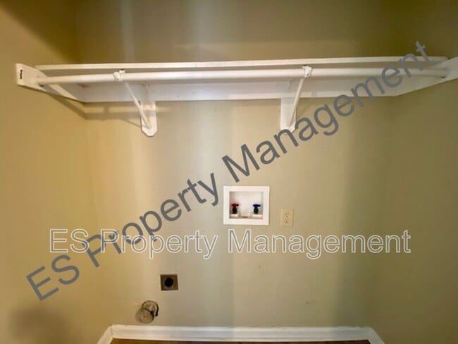 Building Photo - 4936 W Troy Ave