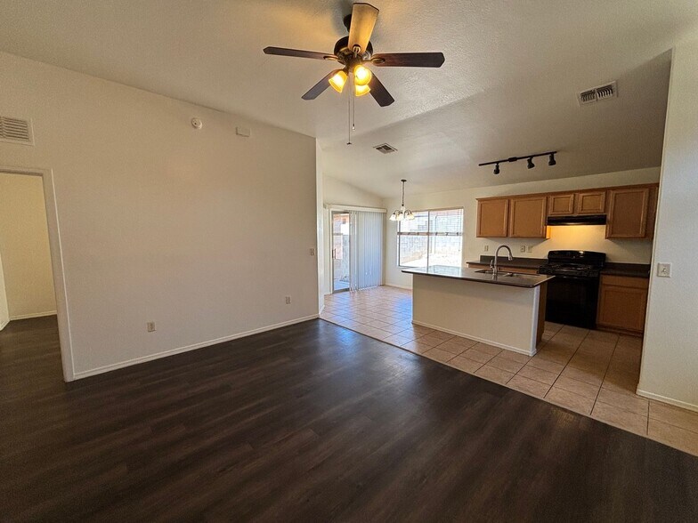 Building Photo - 6047 S Avenida Las Monjas
