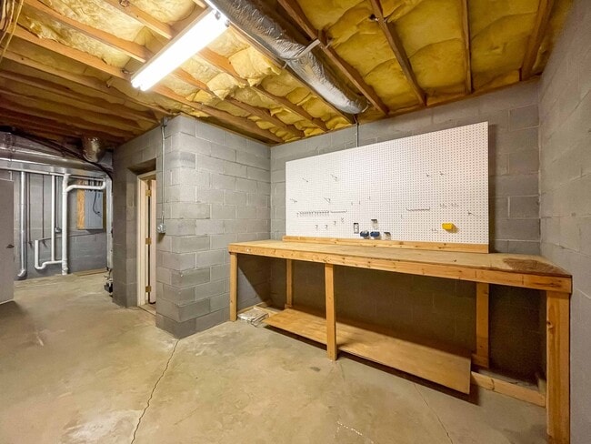 Building Photo - Spacious Four-Bedroom in Candler