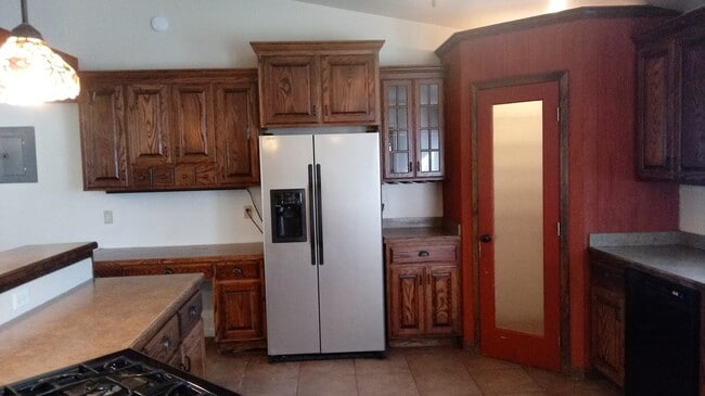 Building Photo - Amazing Country property!