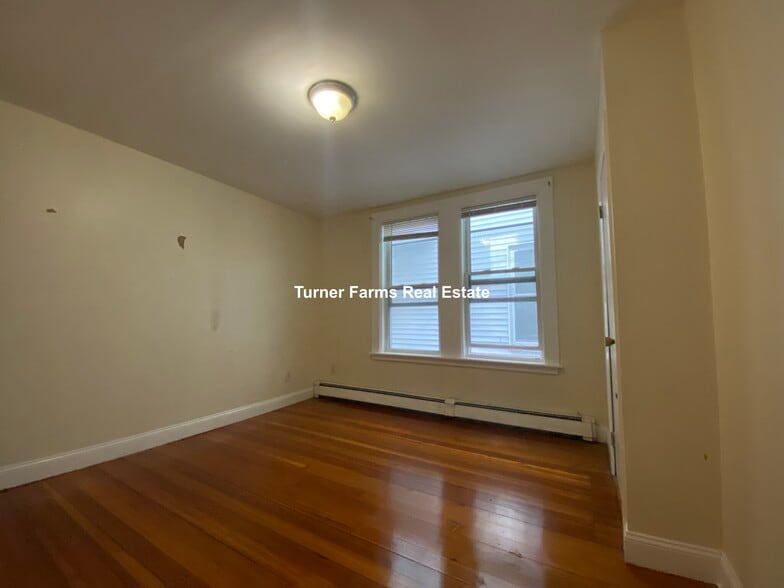 Building Photo - 65 Pleasant St