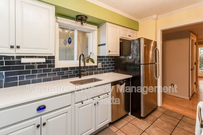 Building Photo - 2654 Stoney Creek Rd SE