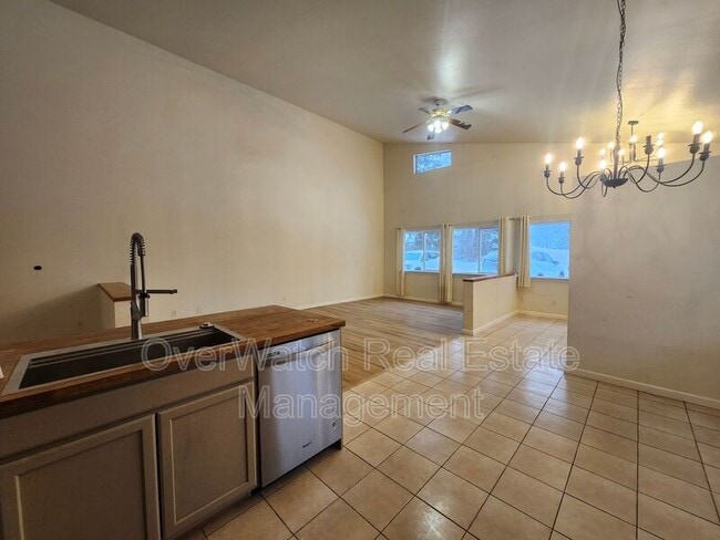 Building Photo - 10322 Chain of Rock St