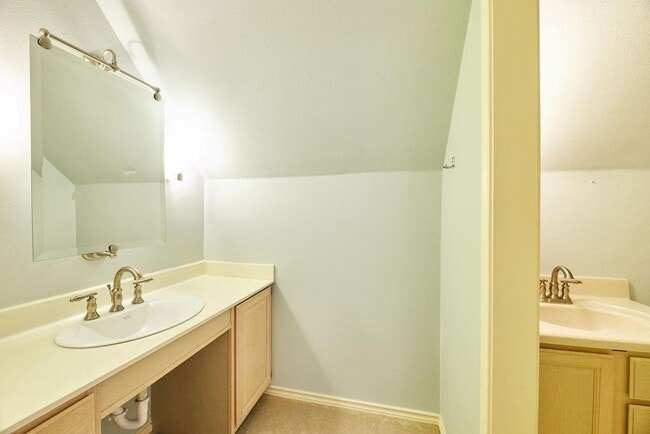 Building Photo - 10905 Galleria Cove